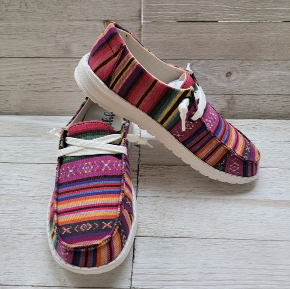 Gypsy Jazz Shoes 4 Off Salegypsy Jazz Chaska Fuschia Multi Serape